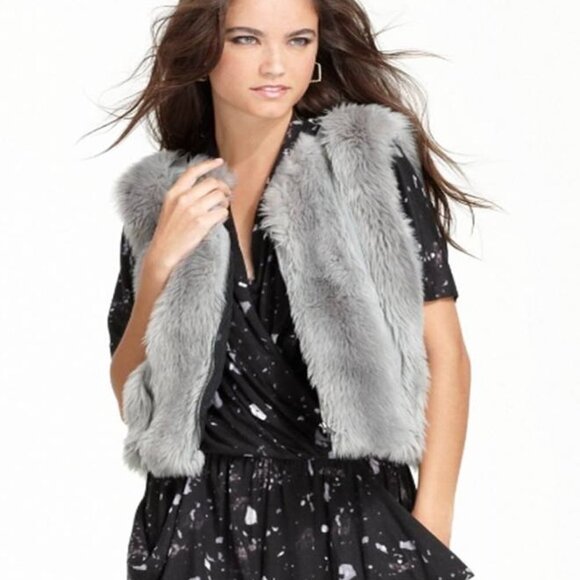 EUC RACHEL Rachel Roy grey faux fur short vest, Size L - Picture 1 of 5